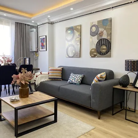 High-speed Wifi In Stylish New דירה